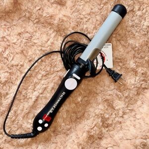 Beachwaver S1.25 S Rotating Curling Iron Dual Voltage